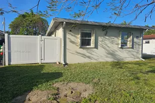 241 NE 1st Terrace, Dania Beach, FL 33004 - Photo 23