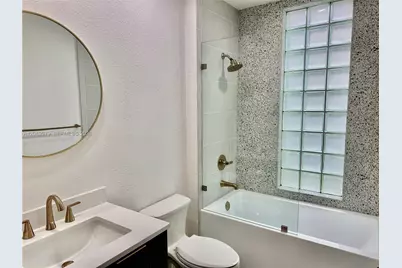 2525 Bay Pointe Ct, Weston, FL 33327 - Photo 21