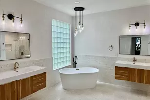 2525 Bay Pointe Ct, Weston, FL 33327 - Photo 17