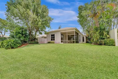 2525 Bay Pointe Ct, Weston, FL 33327 - Photo 9