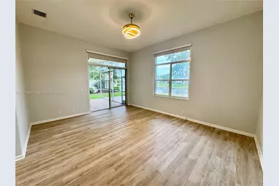 2525 Bay Pointe Ct, Weston, FL 33327 - Photo 15