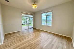 2525 Bay Pointe Ct, Weston, FL 33327 - Photo 15