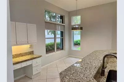 2525 Bay Pointe Ct, Weston, FL 33327 - Photo 11