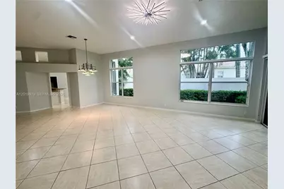 2525 Bay Pointe Ct, Weston, FL 33327 - Photo 13