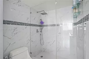 7135 Collins Ave, Miami Beach, FL 33141 - Photo 17