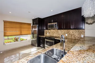 16641 Royal Poinciana Dr, Weston, FL 33326 - Photo 5