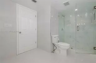 1201 S Ocean Dr, Hollywood, FL 33019 - Photo 25