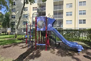 8100 Geneva Ct, Doral, FL 33166 - Photo 11