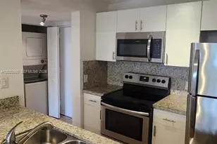 8100 Geneva Ct, Doral, FL 33166 - Photo 3