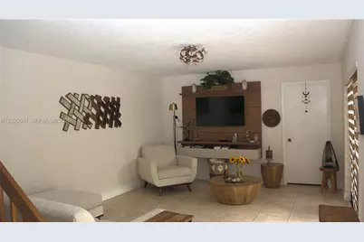 9111C SW 20th St, Davie, FL 33324 - Photo 9