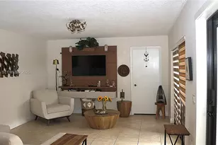 9111C SW 20th St, Davie, FL 33324 - Photo 3