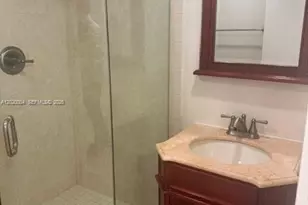 5401 Collins Ave, Miami Beach, FL 33140 - Photo 29