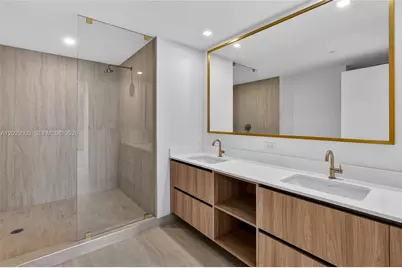 77 5th Street #4202, Miami, FL 33131 - Photo 25