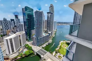 77 5th St, Miami, FL 33131 - Photo 1