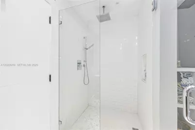465 NE 112th St, Miami, FL 33161 - Photo 23