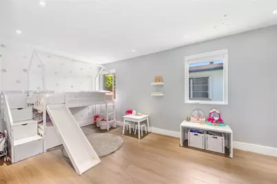 465 NE 112th St, Miami, FL 33161 - Photo 17