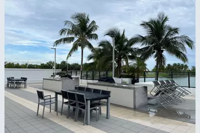 600 NE 36th St #1111, Miami, FL 33137 - Photo 25