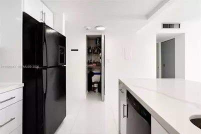 600 NE 36th St #1111, Miami, FL 33137 - Photo 9