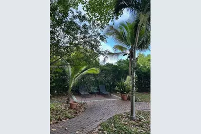 535 NE 129th St, North Miami, FL 33161 - Photo 27