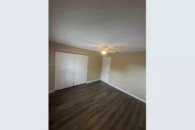 617 Ixoria Ave #18, Fort Pierce, FL 34982 - Photo 5