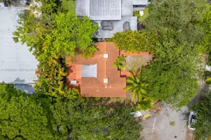 28 NE 48th St, Miami, FL 33137 - Photo 33