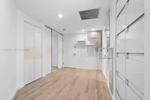 55 SW 9th St, Miami, FL 33130 - Photo 19