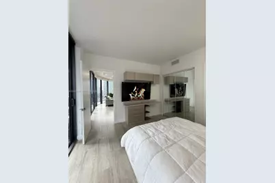 55 SW 9th St #2703, Miami, FL 33130 - Photo 17