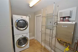 14001 Cypress Ct, Miami Lakes, FL 33014 - Photo 29