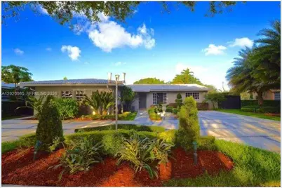 14001 Cypress Ct, Miami Lakes, FL 33014 - Photo 5