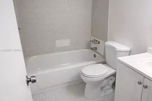 496 NW 165th St Rd, Miami, FL 33169 - Photo 5