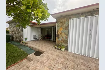 659 W 14th St, Hialeah, FL 33010 - Photo 3