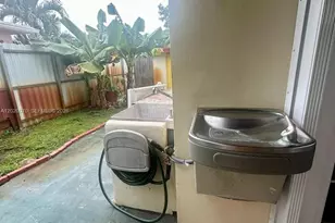 659 W 14th St, Hialeah, FL 33010 - Photo 17