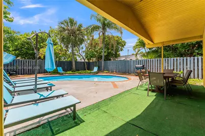 1738 N 16th Ct, Hollywood, FL 33020 - Photo 31