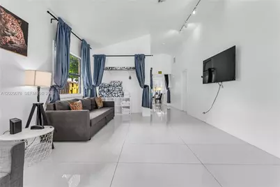 1738 N 16th Ct, Hollywood, FL 33020 - Photo 21