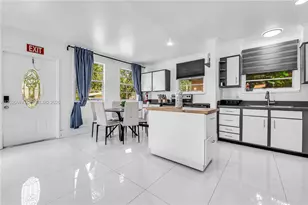 1738 N 16th Ct, Hollywood, FL 33020 - Photo 5