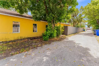 1738 N 16th Ct, Hollywood, FL 33020 - Photo 39