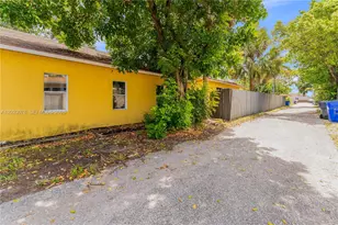 1738 N 16th Ct, Hollywood, FL 33020 - Photo 39
