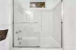 1738 N 16th Ct, Hollywood, FL 33020 - Photo 19