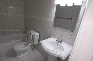 8886 SW 3rd St, Pembroke Pines, FL 33025 - Photo 11