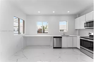 842 Meridian Ave, Miami Beach, FL 33139 - Photo 3