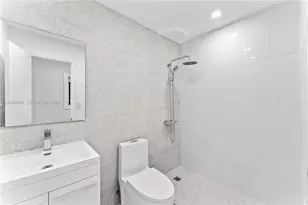 842 Meridian Ave, Miami Beach, FL 33139 - Photo 7