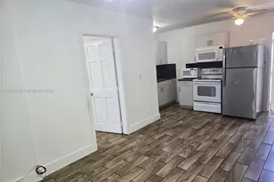 1662 NW 1st St, Miami, FL 33125 - Photo 3