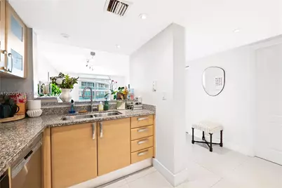 2101 Brickell Ave #1909, Miami, FL 33129 - Photo 7