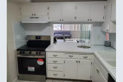 330 SE 2nd St #203H, Hallandale Beach, FL 33009 - Photo 3