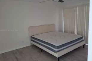 330 SE 2nd St, Hallandale Beach, FL 33009 - Photo 5