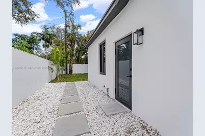 610 NE 164th Ter, Miami, FL 33162 - Photo 43