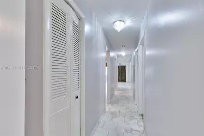 320 NW 61st Ave, Miami, FL 33126 - Photo 9