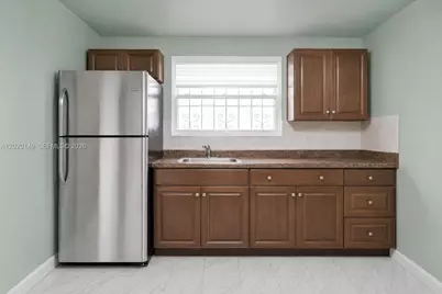 320 NW 61st Ave, Miami, FL 33126 - Photo 15