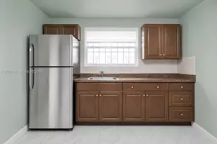 320 NW 61st Ave, Miami, FL 33126 - Photo 15