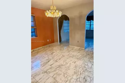 320 NW 61st Ave, Miami, FL 33126 - Photo 5